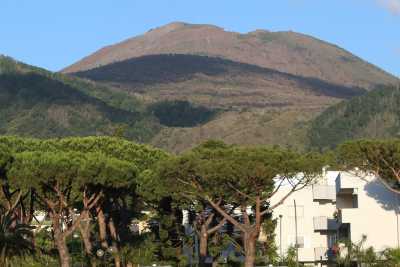 San Sebastiano, il paese distrutto tre volte dal Vesuvio: �Viviamo con l'ansia�